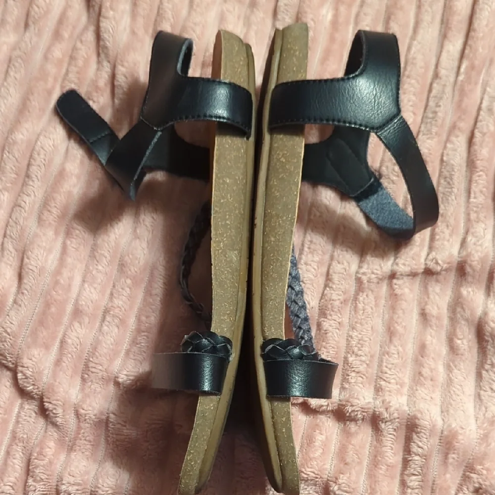Blowfish Women's Black Sandals - Picture 5 of 10